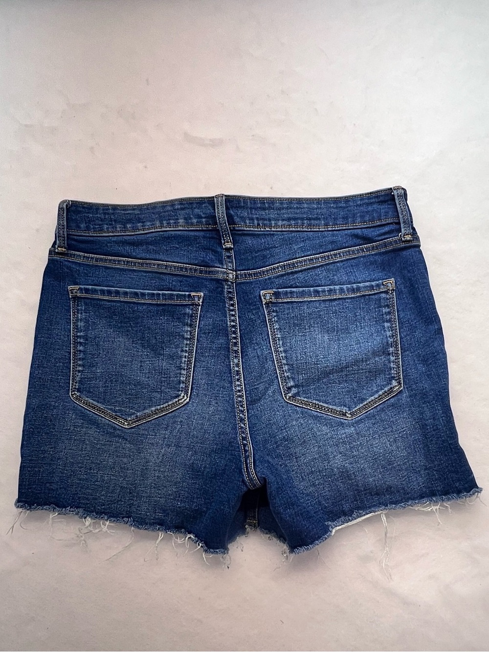 Women’s Old Navy High Rise distressed dark wash Denim Shorts Size 12 - Picture 5 of 10
